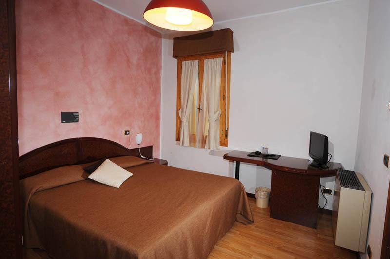 Drake Hotel Maranello Kamer foto