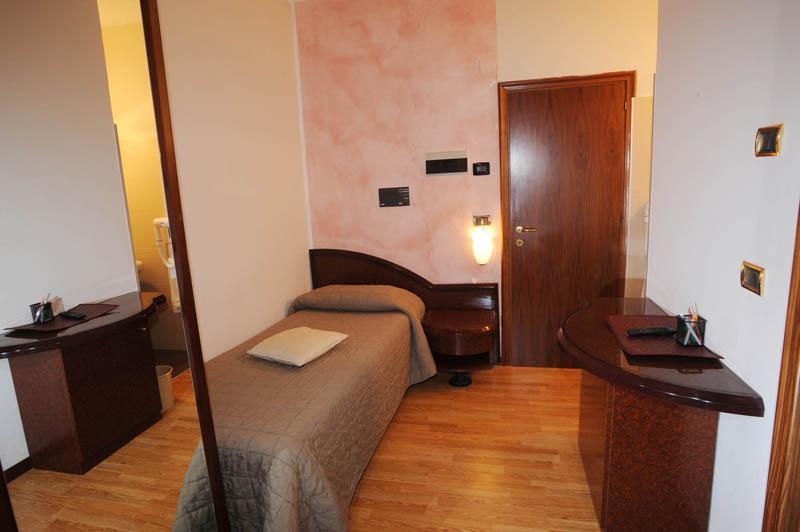 Drake Hotel Maranello Buitenkant foto