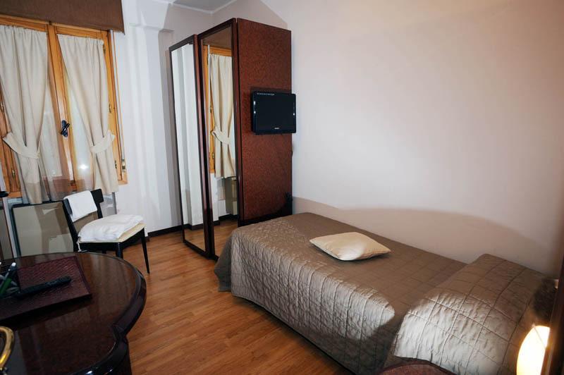 Drake Hotel Maranello Kamer foto