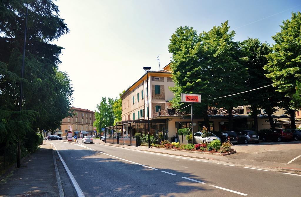 Drake Hotel Maranello Buitenkant foto